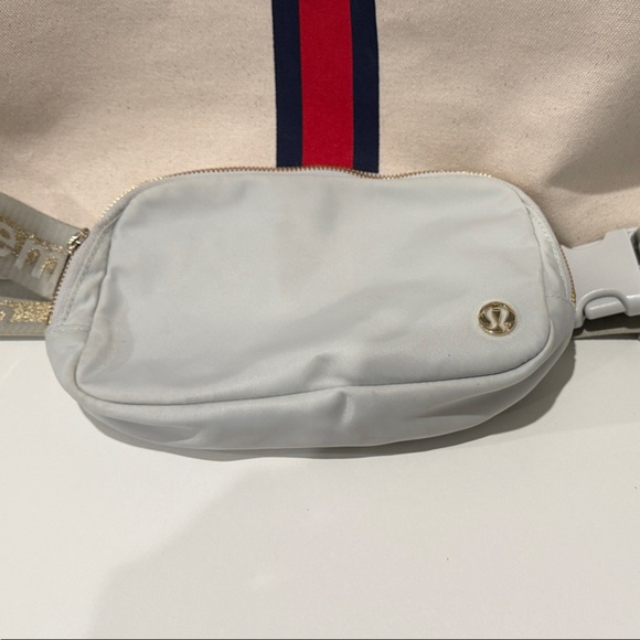 Lululemon belt bag - Picture 1 of 3